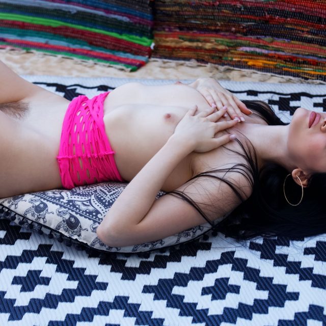 ariana-mun-presenting-metart-0039