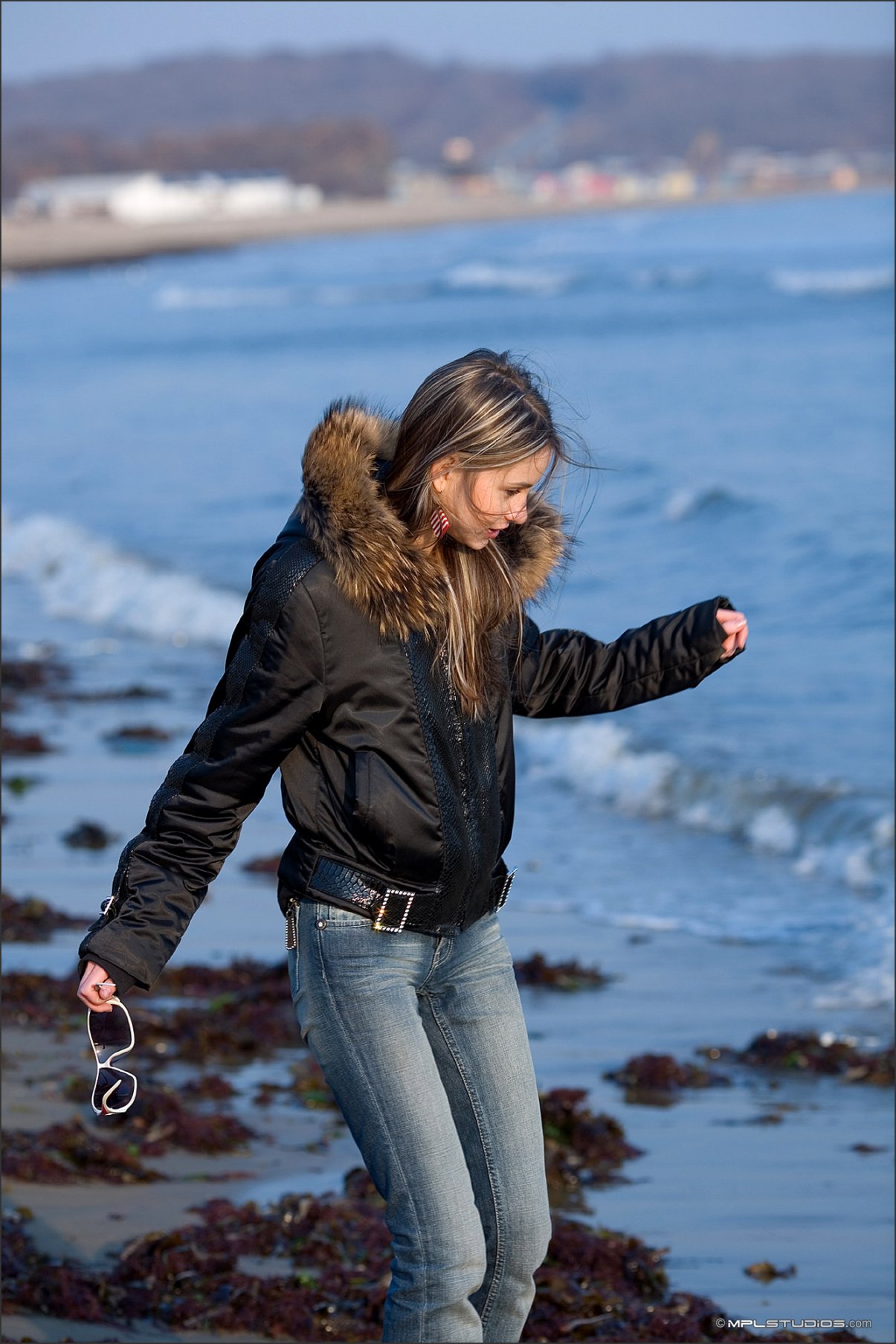 anya winter on the beach mplstudios 0030
