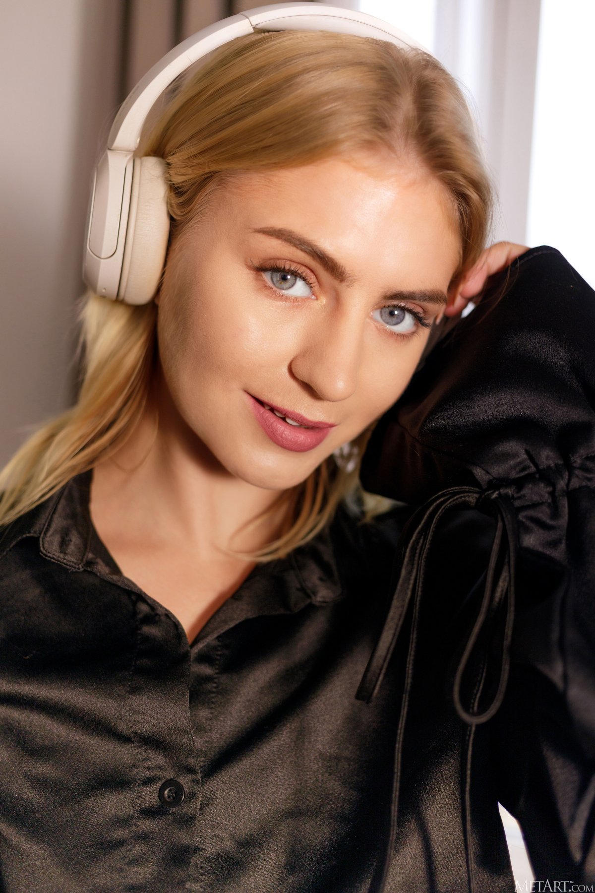 georgia brown presenting metart 0004