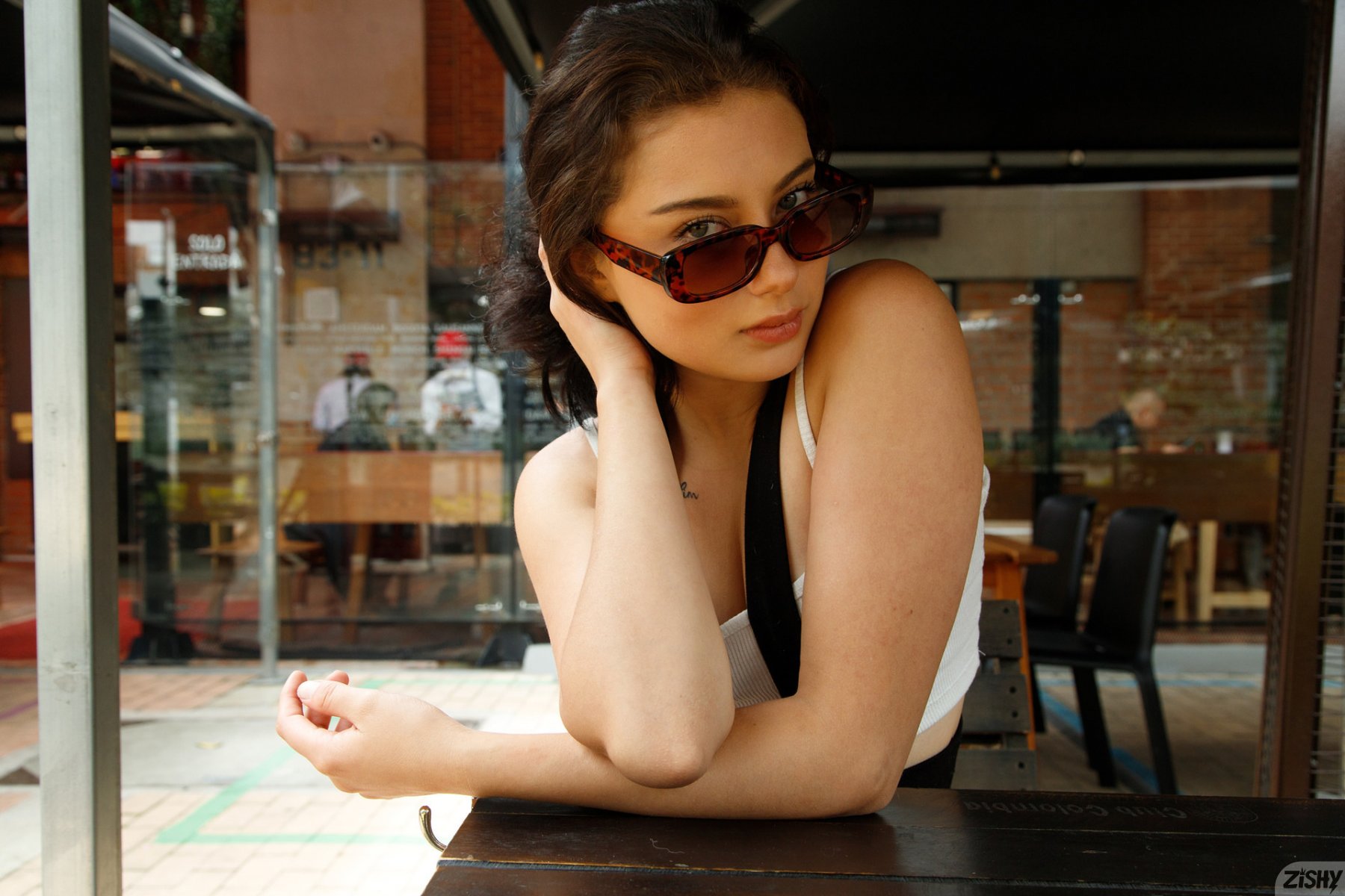 zara skolera taste the face 1 zishy 0002