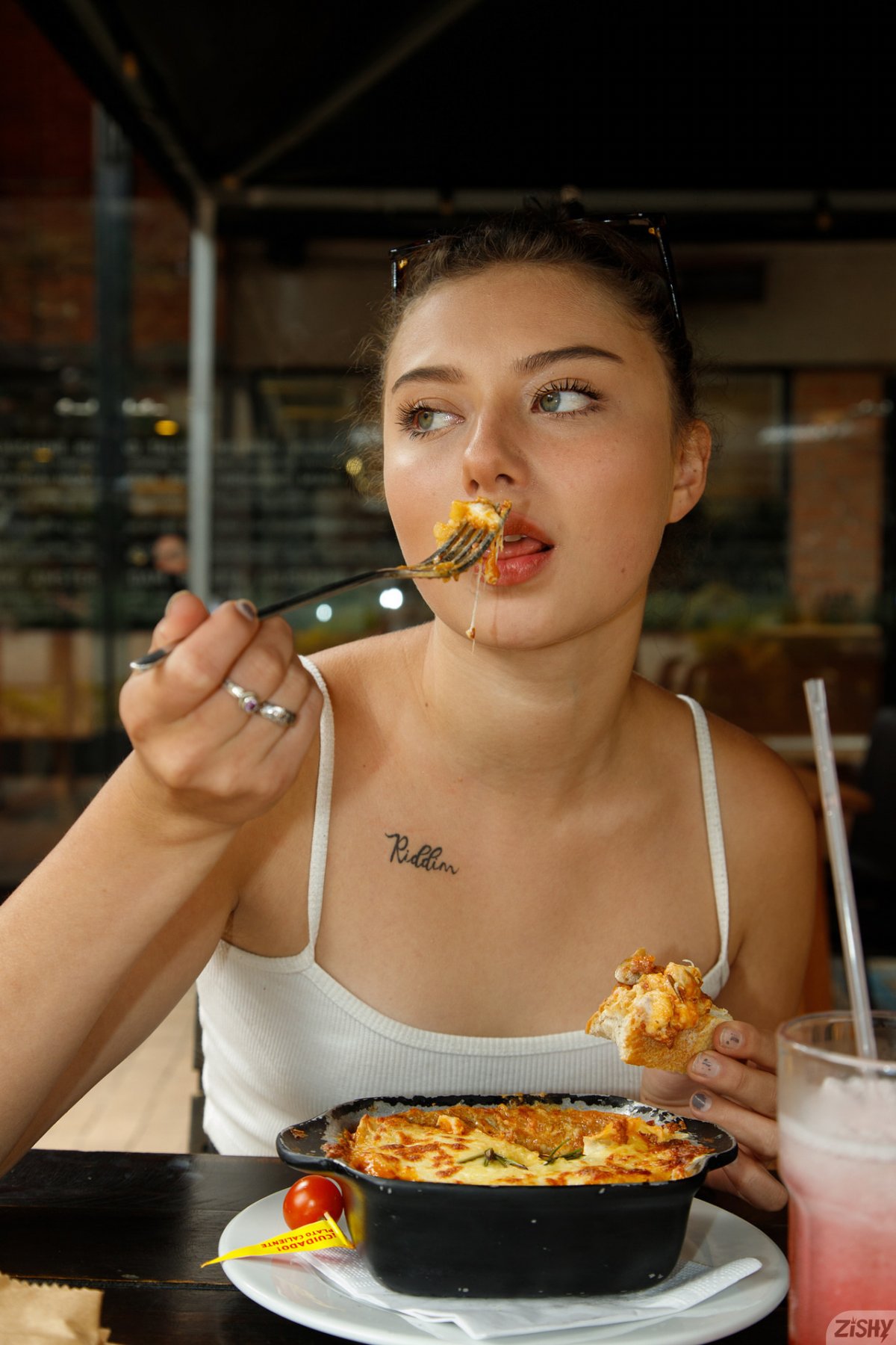 zara skolera taste the face 1 zishy 0015