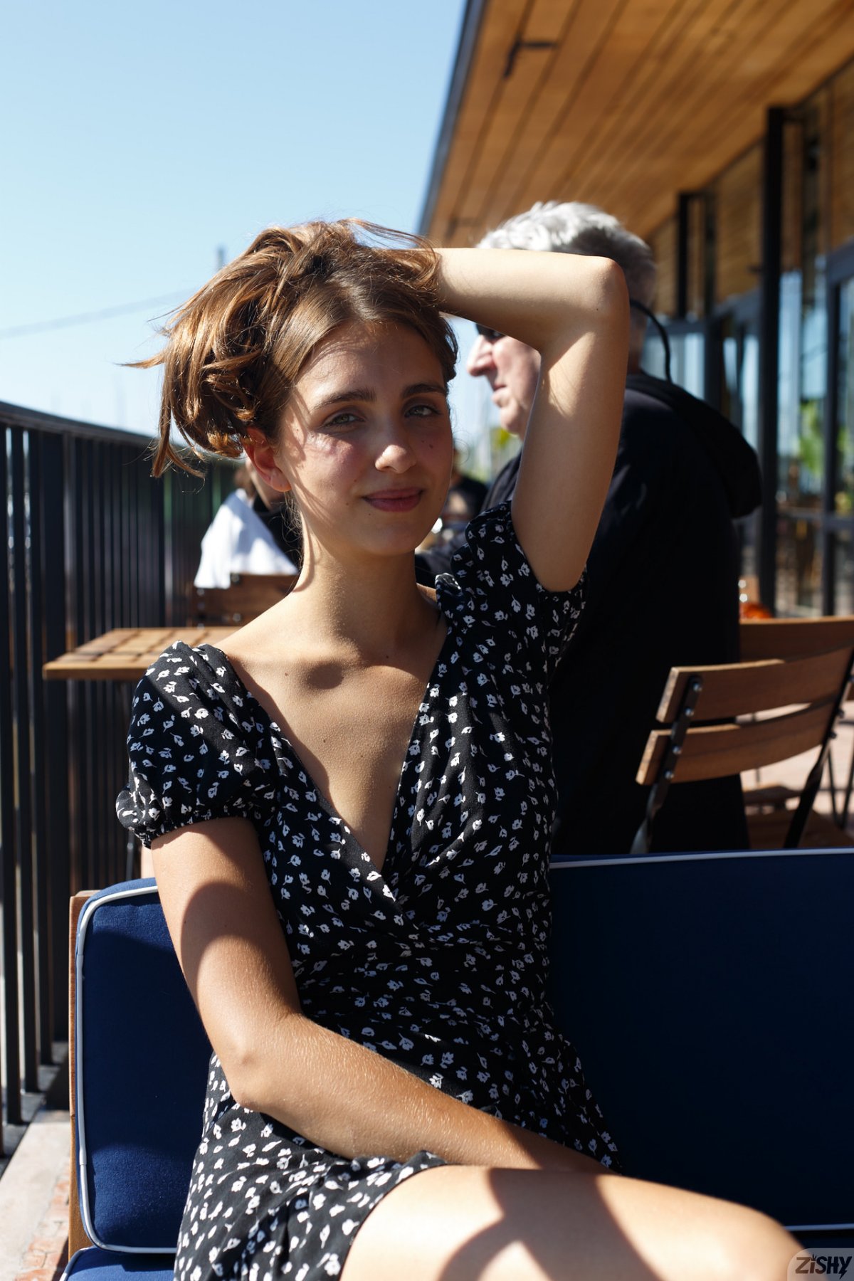 zoe aguilar the blank show zishy 0039