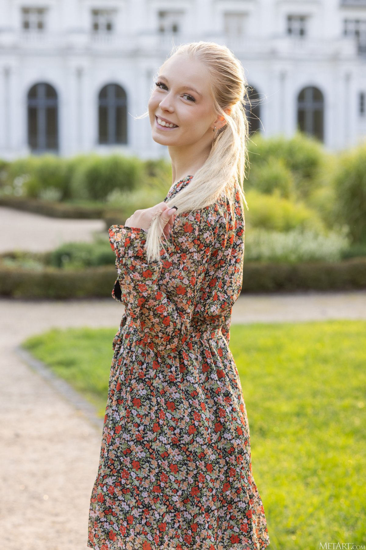 liby nicole sundress smile metart 0004