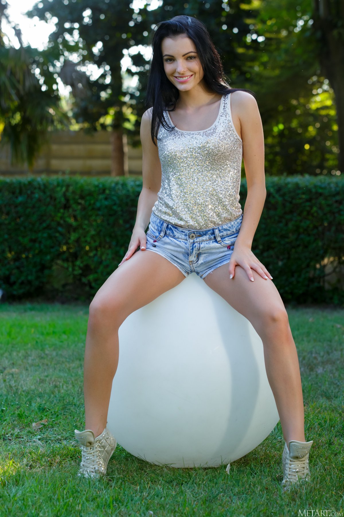 sapphira a bike and ball metart 0006