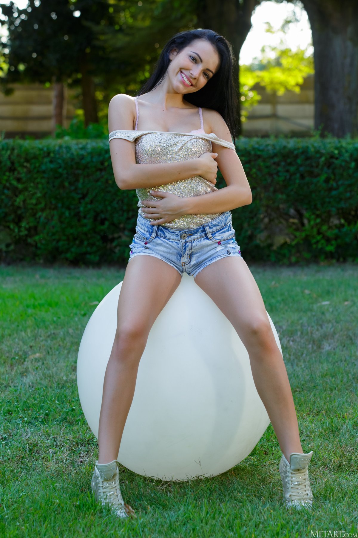 sapphira a bike and ball metart 0023